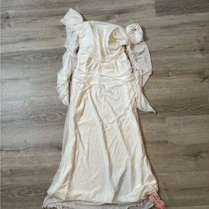 SHEIN White Ruffled Tiered Bridal Gown with Puff Sleeves